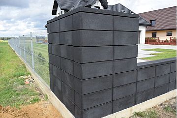 Польский бетонный  забор  2